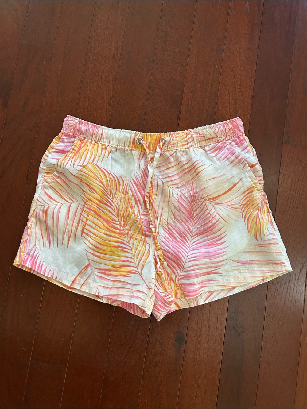Tahari Luxe Linen Printed Tropical Shorts in Pink Palm Leaves size Medium